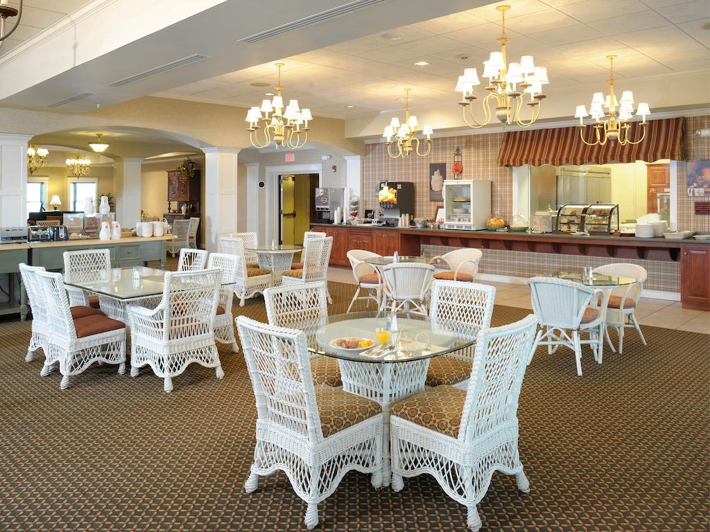 Carlisle Inn Sugarcreek Exterior foto