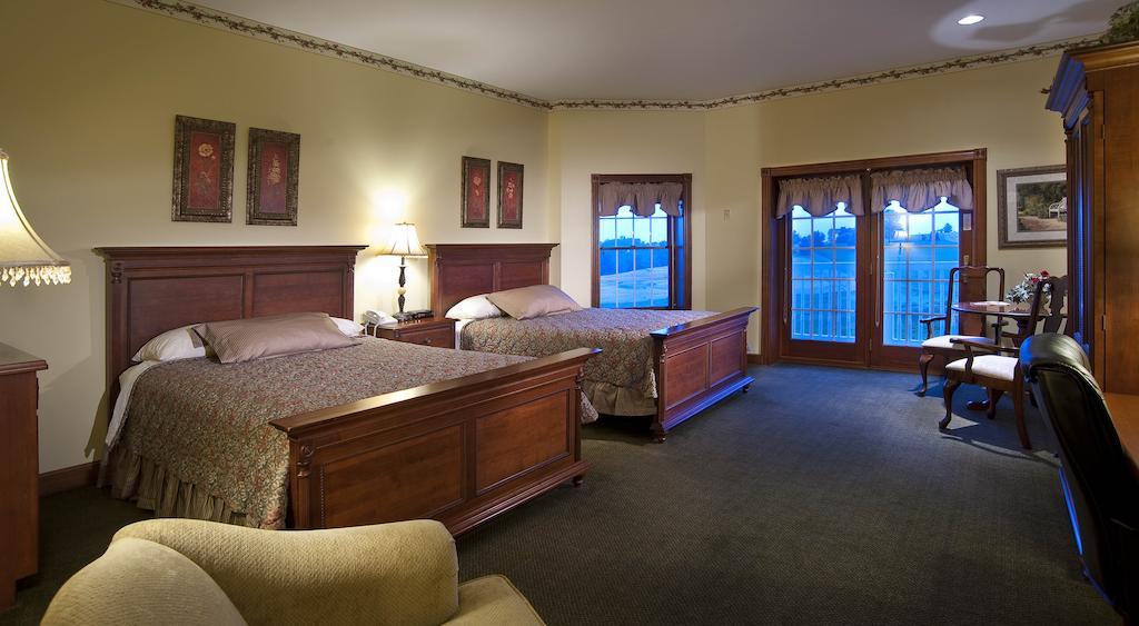 Carlisle Inn Sugarcreek Exterior foto